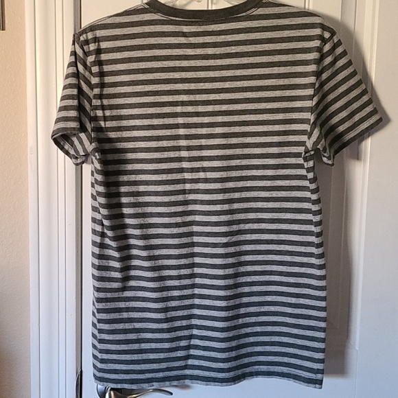 GAP Tee - Picture 3 of 3